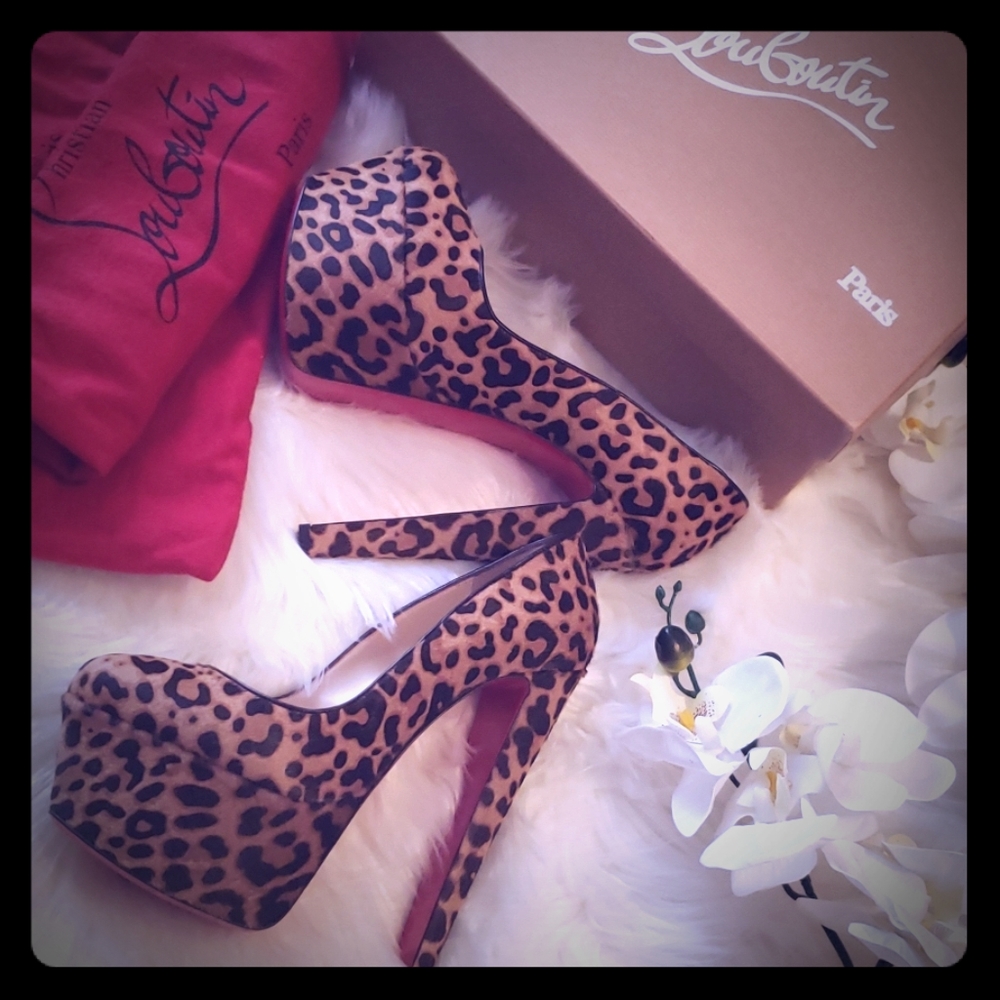 🆕️ Christian Louboutin Alta Vicky - Leopard